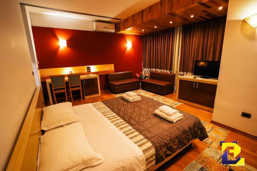 Hotel Bermon Tiranë Ngoại thất bức ảnh