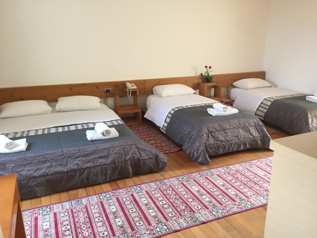 Hotel Bermon Tiranë Ngoại thất bức ảnh