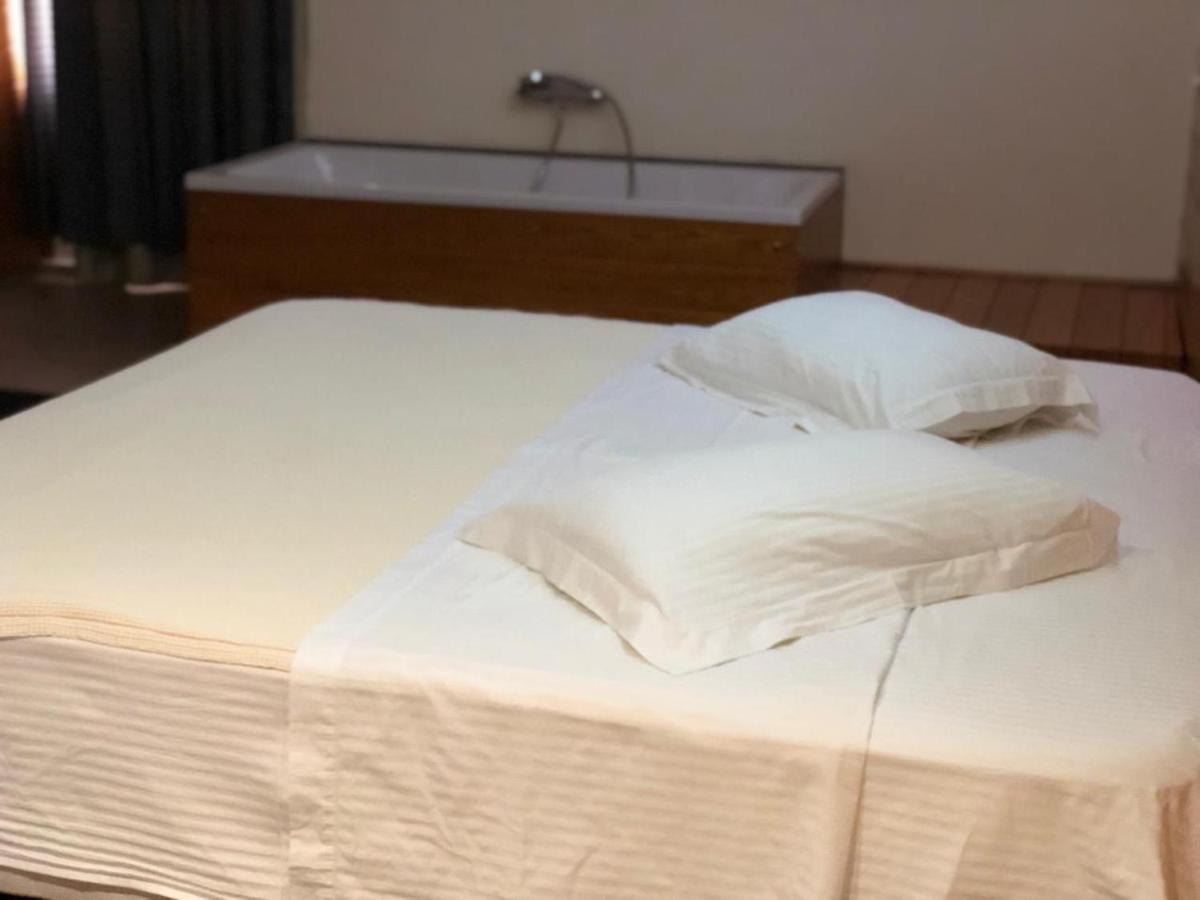 Hotel Bermon Tiranë Ngoại thất bức ảnh